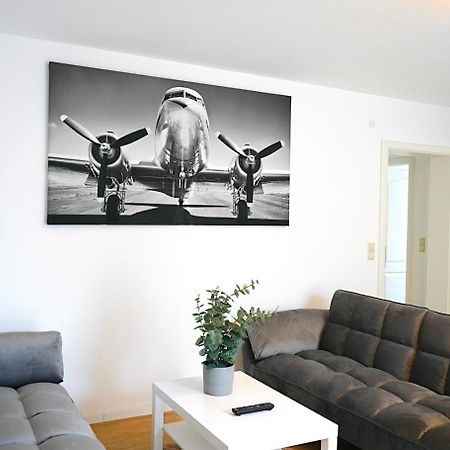 Stilvolles Apartment In Stadtnaehe-Parkplatz- 4 Personen- Balkon Wolfsburg Buitenkant foto