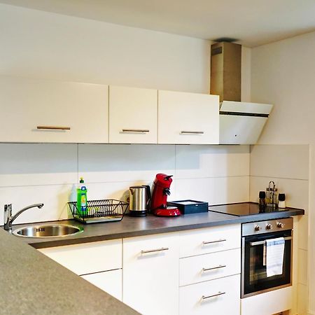 Stilvolles Apartment In Stadtnaehe-Parkplatz- 4 Personen- Balkon Wolfsburg Buitenkant foto