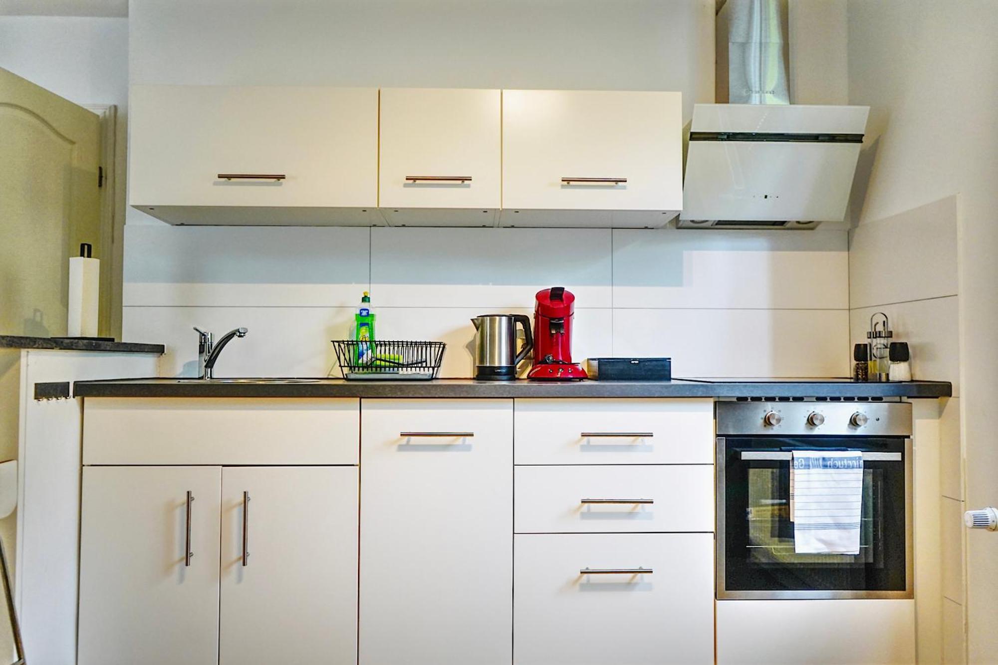 Stilvolles Apartment In Stadtnaehe-Parkplatz- 4 Personen- Balkon Wolfsburg Buitenkant foto