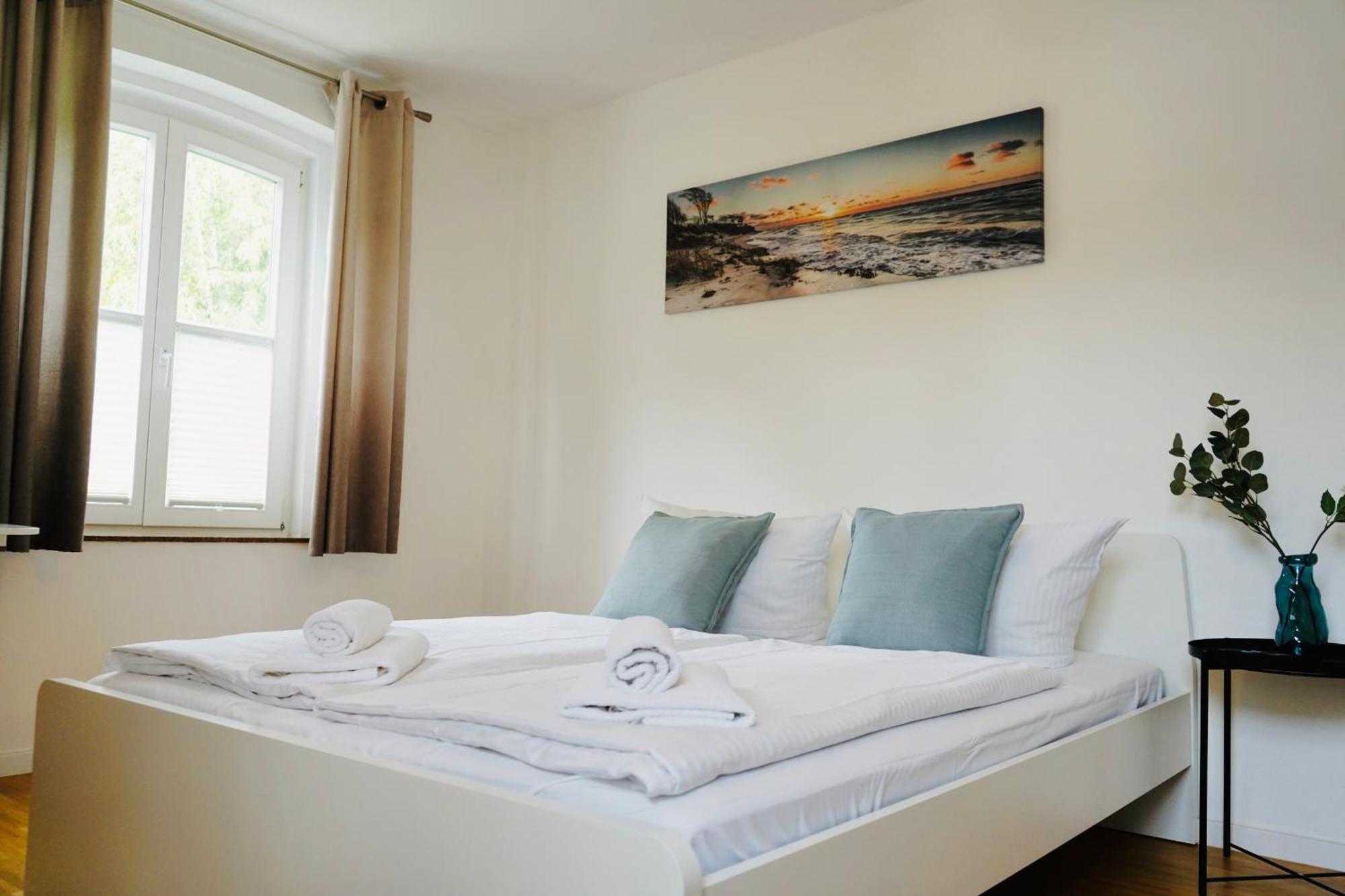 Stilvolles Apartment In Stadtnaehe-Parkplatz- 4 Personen- Balkon Wolfsburg Buitenkant foto