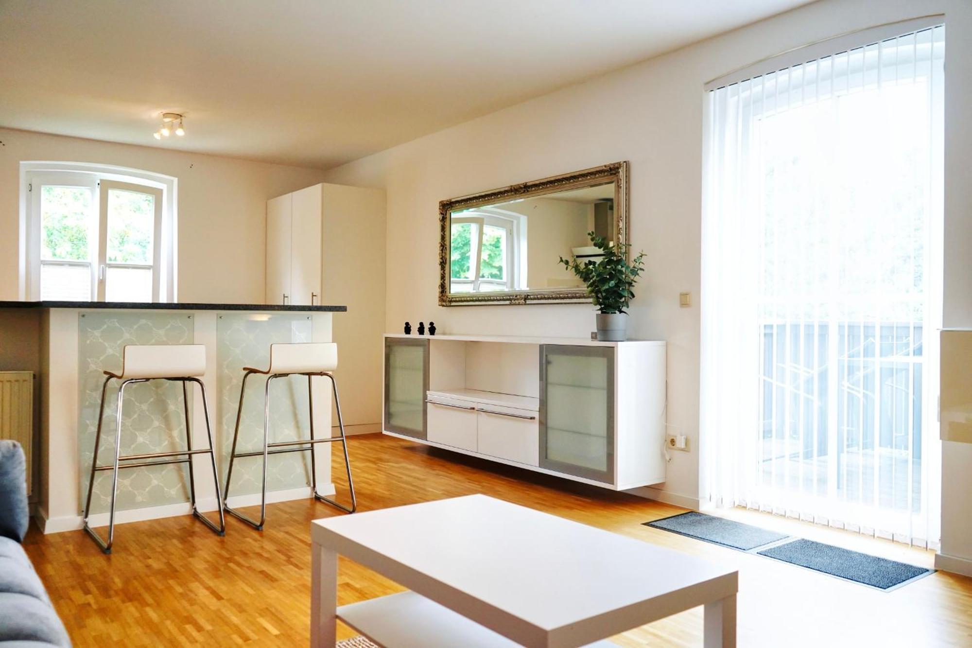 Stilvolles Apartment In Stadtnaehe-Parkplatz- 4 Personen- Balkon Wolfsburg Buitenkant foto