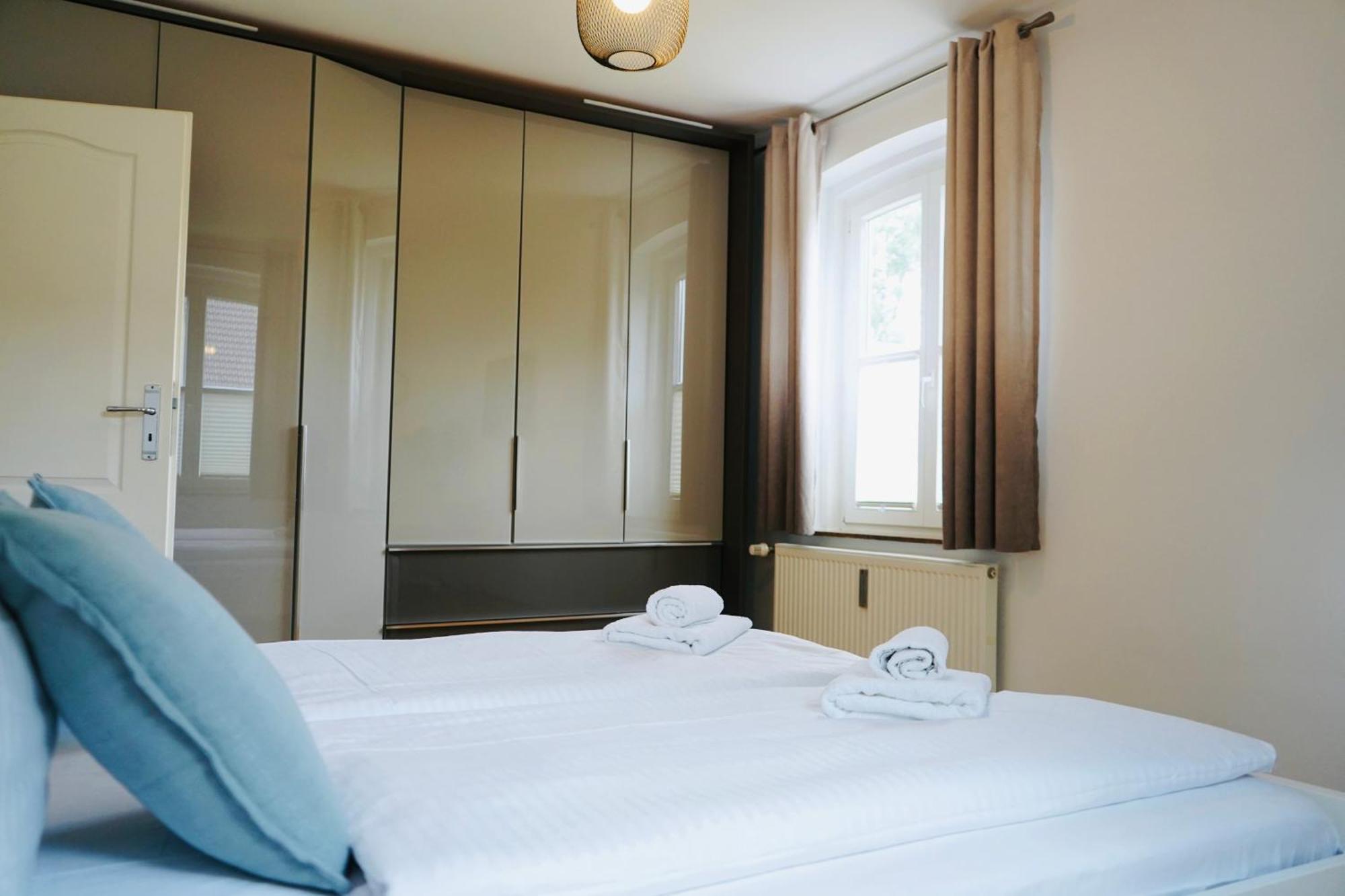 Stilvolles Apartment In Stadtnaehe-Parkplatz- 4 Personen- Balkon Wolfsburg Buitenkant foto